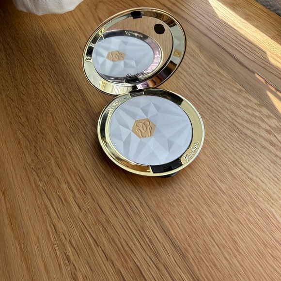 GUERLAIN Parure Gold setting powder - Picture 4 of 5